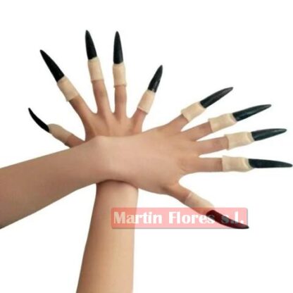 Uñas negras de látex